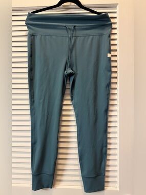 Vuori Daily Legging, size XL
